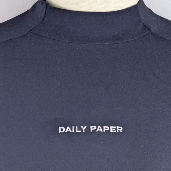Daily Paper Esosa T-Shirt High Neck Long Sleeve Thumb Holes Fitted Black XL NWT - Picture 4 of 13